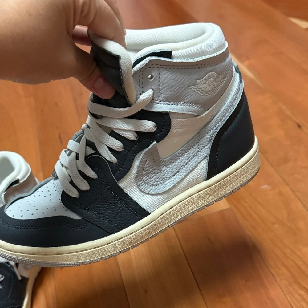 Tones of gray and White mid-Top Sneakers